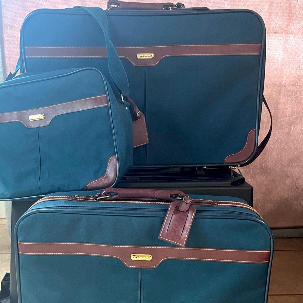 Vintage Jaguar suitcase/ luggage set of 3